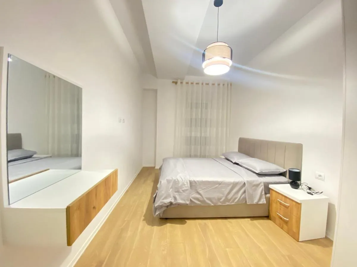 טיראנה Urban Oasis Apartment